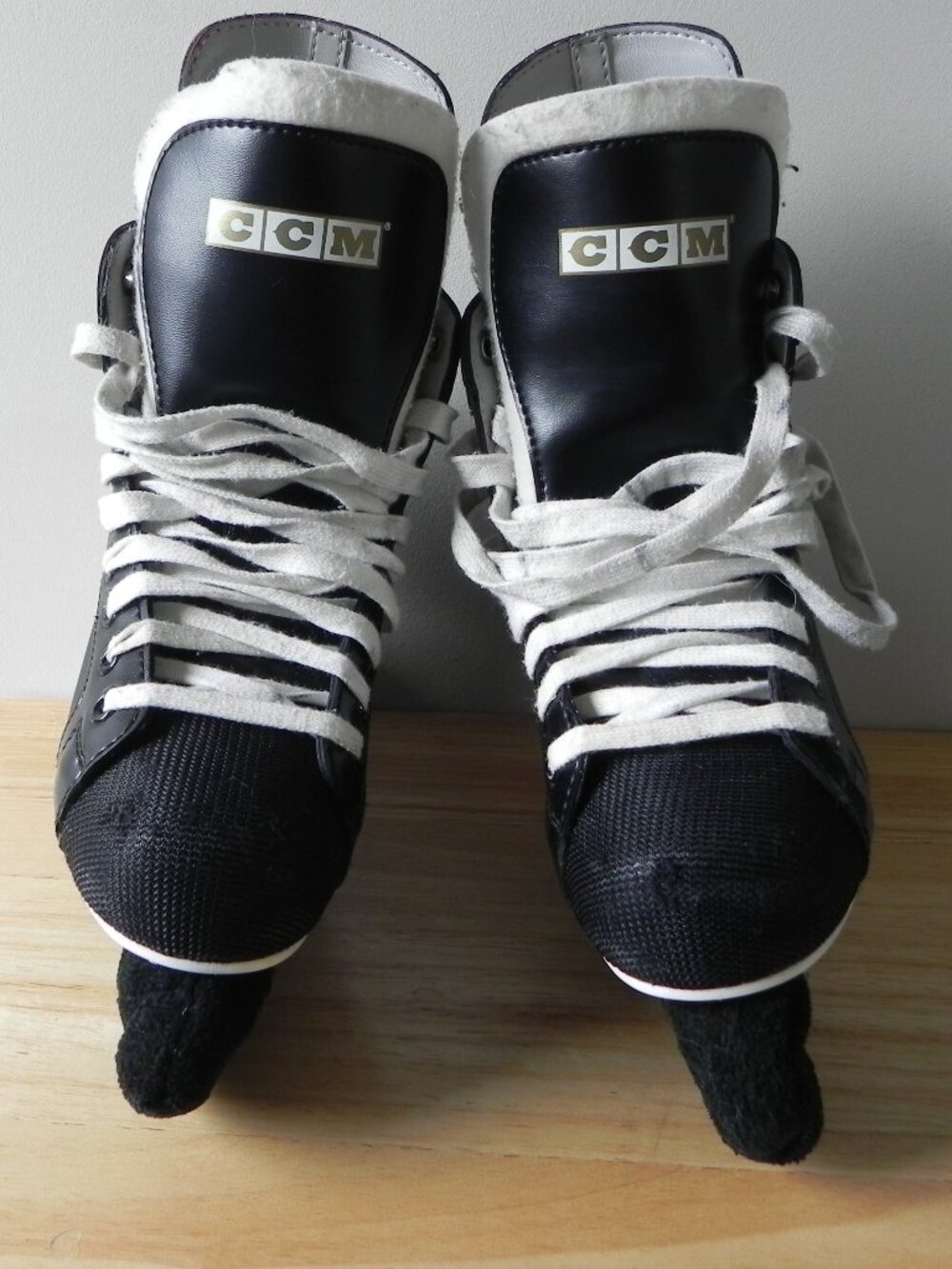 CCM Champions 90 Hockey Skates